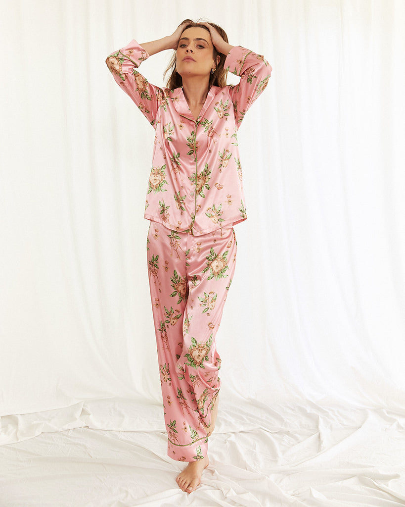 Bella Descanso luxury sleepwear. Biscayne pink pyjama set. Stylish loungewear and glam pyjamas. 
